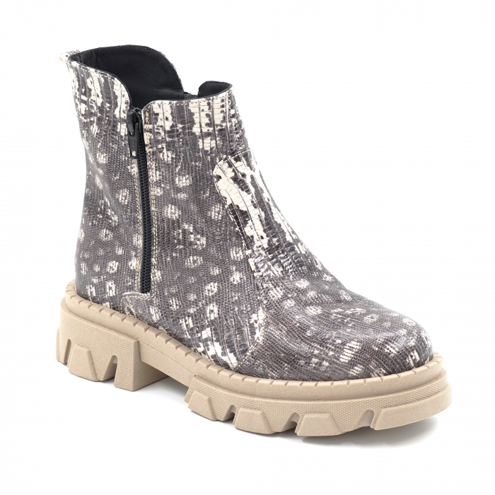 Ghete dama casual din piele naturala cu imprimeu bej si maro cu varf rotund si talpa 3 cm 78121-24 [2]