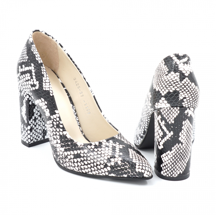 Pantofi dama din piele naturala cu imprimeu sarpe alb-negru cu varf ascutit stileto si toc inalt gros imbracat  9 cm 1159-4-24 [4]