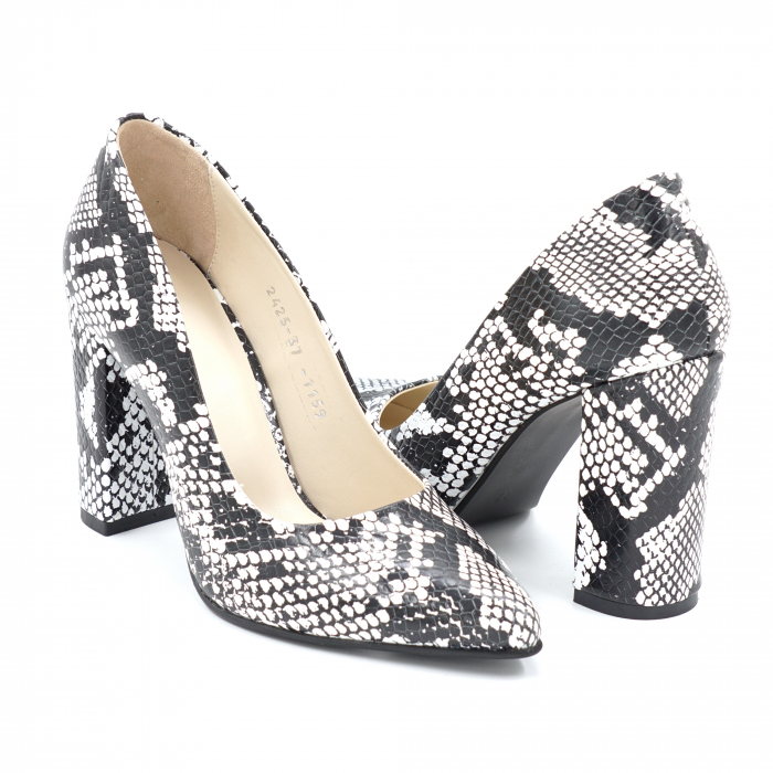 Pantofi dama din piele naturala cu imprimeu sarpe alb-negru cu varf ascutit stileto si toc inalt gros imbracat  9 cm 1159-4-24 [3]