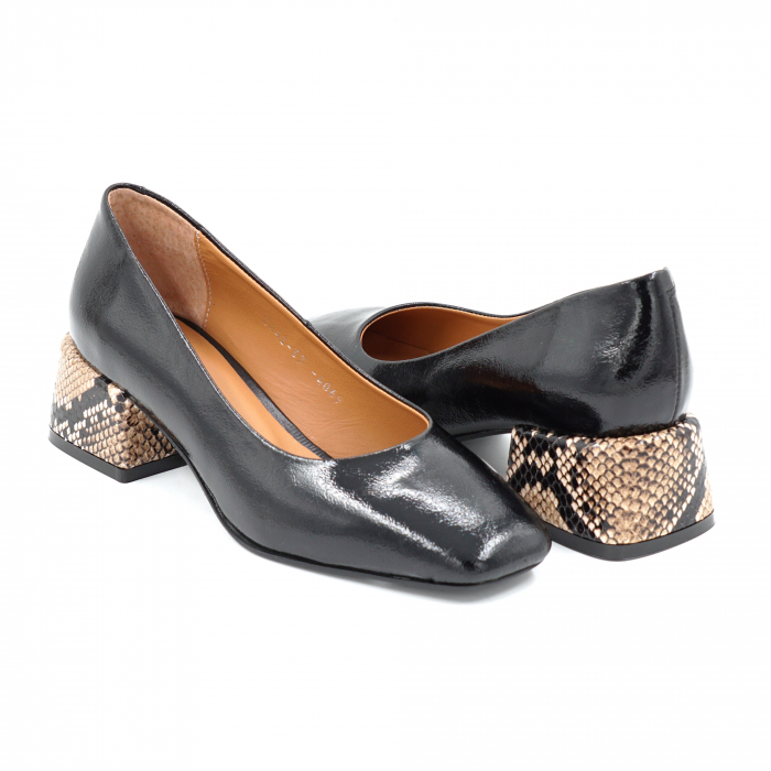 Pantofi dama din piele naturala lacuita neagra si cu imprimeu sarpe maro cu varf patrat si toc mic gros imbracat 4 cm 4069-25 [4]