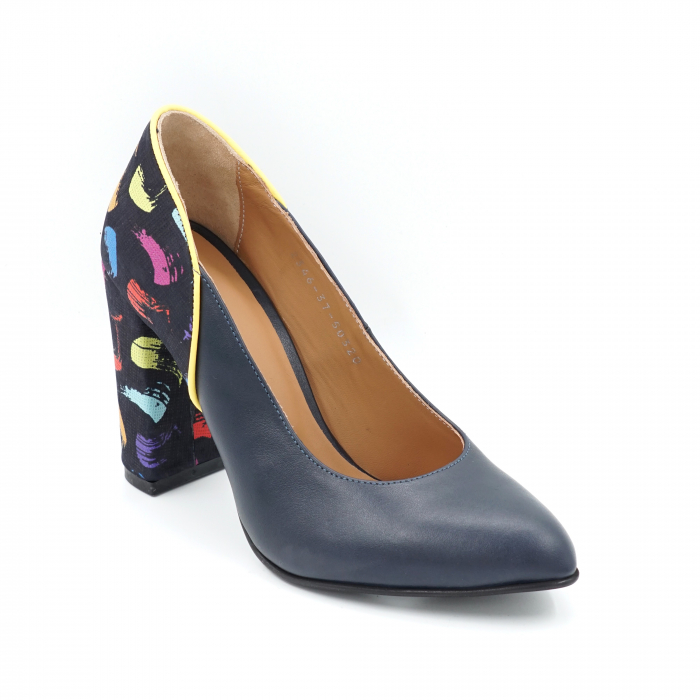 Pantofi dama din piele naturala bleumaren si cu imprimeu multicolor cu varf ascutit si toc inalt gros imbracat 9 cm 50320-1-24 [2]