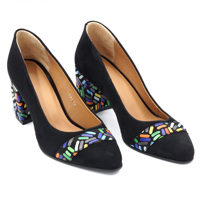 Pantofi dama din piele naturala intoarsa neagra si cu imprimeu multicolor cu varf ascutit si toc mic gros imbracat6 cm 52619-24 [2]