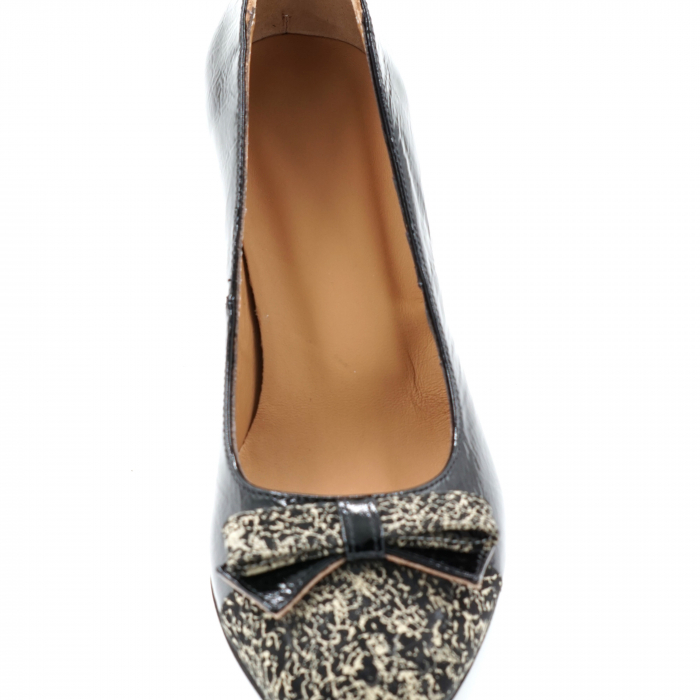 Pantofi dama din piele naturala lacuita neagra si cu imprimeu cu varf rotund si toc mediu gros imbracat 7 cm 53617-2-24 [5]
