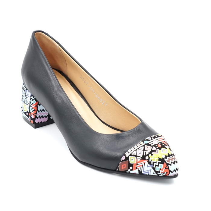 Pantofi dama din piele naturala neagra si cu imprimeu multicolor cu varf ascutit si cu toc mic gros imbracat 4 cm 56821-24 [2]