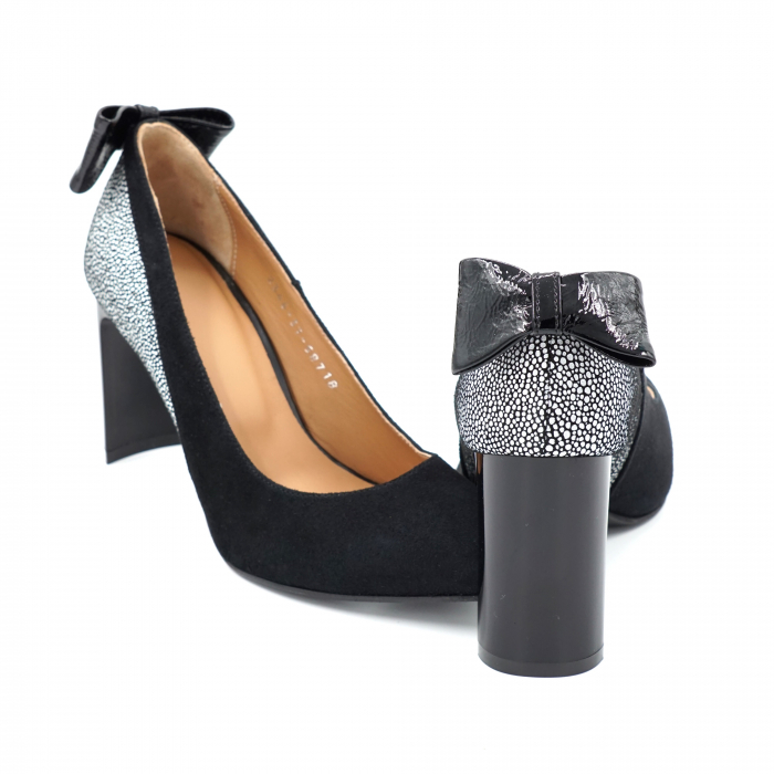 Pantofi dama din piele naturala intoarsa neagra si imprimeu argintiu cu varf ascutit stileto si toc mediu subtire tip bricheta 8 cm 58718-24 [5]