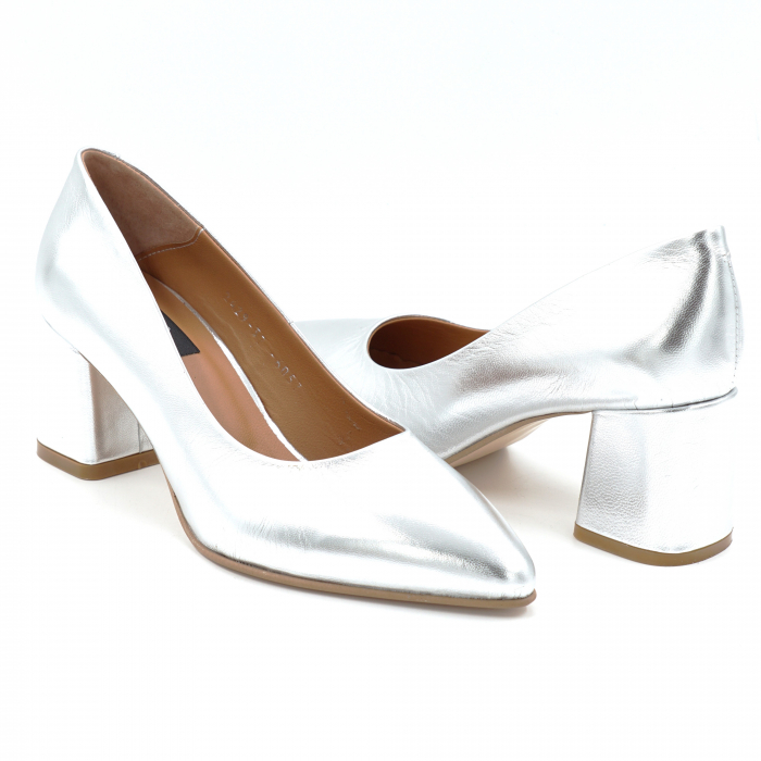 Pantofi dama din piele naturala culoare argintie cu varf ascutit stlileto si toc mic gros imbracat 6 cm 6057-7-24 [4]