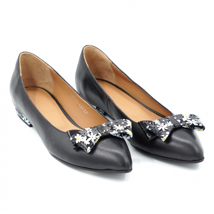 Pantofi dama din piele naturala simpla neagra si cu imprimeu floral tip balerin cu varf ascutit stileto si toc mic gros imbracat 1 cm 62420-24 [3]