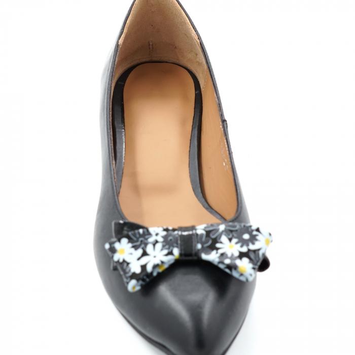 Pantofi dama din piele naturala simpla neagra si cu imprimeu floral tip balerin cu varf ascutit stileto si toc mic gros imbracat 1 cm 62420-24 [5]