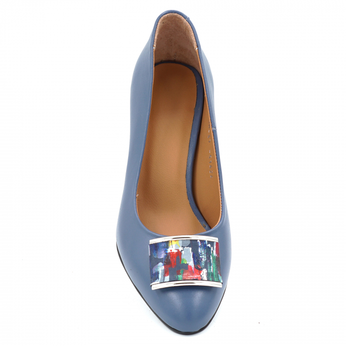 Pantofi dama din piele naturala albastru deschis si cu imprimeu multicolor cu varf ascutit si toc mediu gros imbracat de 7 cm 51424-25 [6]