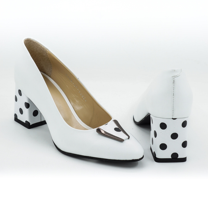 Pantofi dama din piele naturala alba si cu buline negre, cu varf ascutit si toc mic gros imbracat de 6 cm 50824-26 [5]