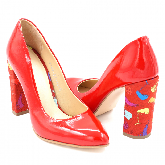 Pantofi dama din piele naturala lacuita rosie si cu imprimeu multicolor cu varf ascutit si toc inalt gros imbracat 9 cm 1040-1-24 [4]