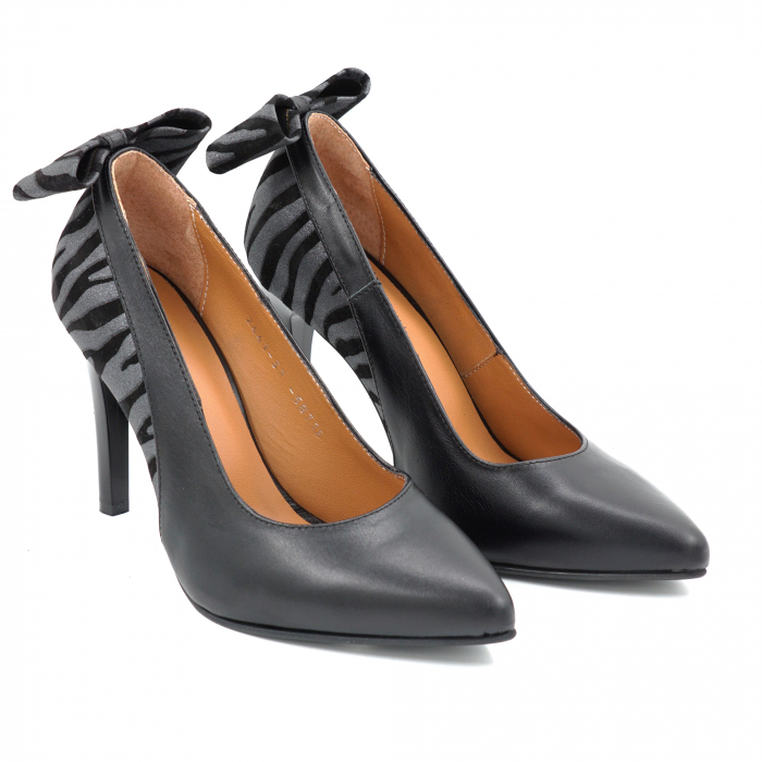 Pantofi dama din piele naturala neagra si cu imprimeu zebra negru cu argintiu cu varf ascutit stiletto si toc inalt subtire de 9 cm 58718-25 [2]