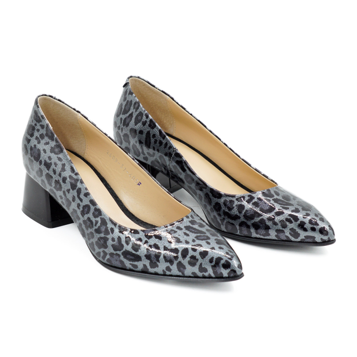 Pantofi dama din piele naturala lacuita gri cu imprimeu leopard, cu varf ascutit stiletto si toc mic gros de 4 cm 4057-3-26 [3]