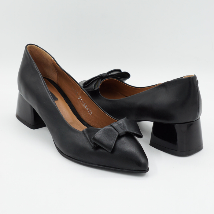 Pantofi dama din piele naturala neagra, cu varf ascutit stiletto si toc mic imbracat de 4 cm 62420-5-26 [4]
