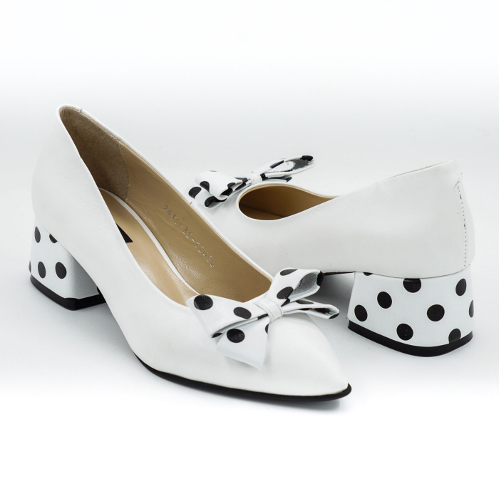Pantofi dama din piele naturala alba si cu buline negre, cu varf ascutit stiletto si toc mic imbracat de 4 cm 62420-6-26 [3]