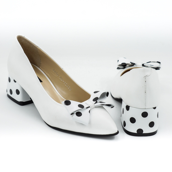 Pantofi dama din piele naturala alba si cu buline negre, cu varf ascutit stiletto si toc mic imbracat de 4 cm 62420-6-26 [5]