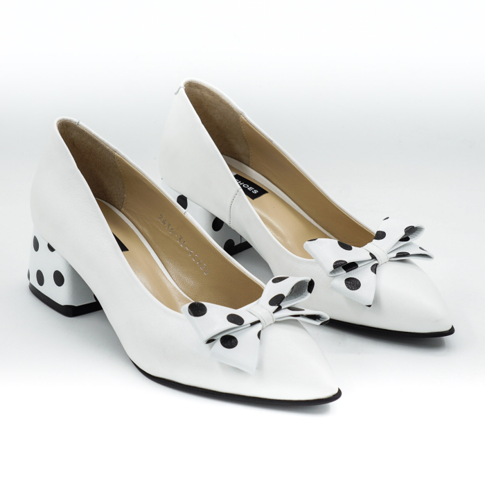 Pantofi dama din piele naturala alba si cu buline negre, cu varf ascutit stiletto si toc mic imbracat de 4 cm 62420-6-26 [4]