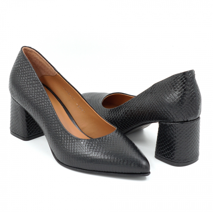 Pantofi dama din piele naturala neagra cu imprimeu sarpe cu varf  varf ascutit stileto si toc mic gros imbracat 6 cm  6057-2-25 [4]