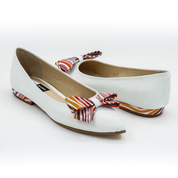 Pantofi dama tip balerini din piele naturala alba si cu imprimeu multicolor, cu varf ascutit stiletto si toc mic imbracat de 1 cm 62420-3-26 [4]
