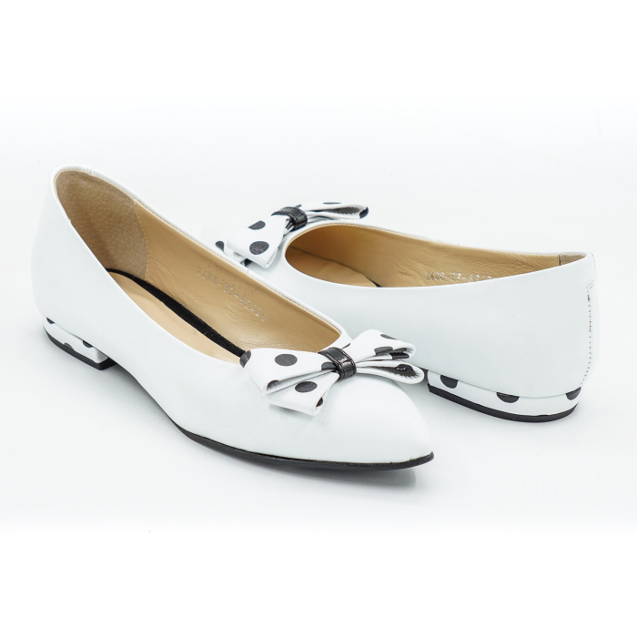 Pantofi dama tip balerini din piele naturala alba si cu buline negre, cu varf ascutit stiletto si toc mic imbracat de 1 cm 62420-2-26 [3]