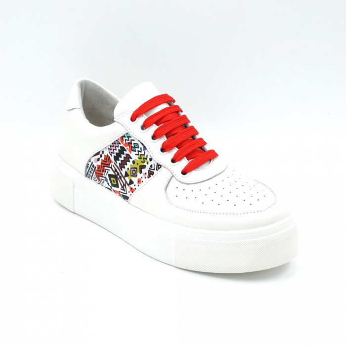 Pantofi dama tip adidas  din piele naturala alba si cu imprimeu colorat cu varf rotund si talpa joasa 3 cm 61220-24 [2]