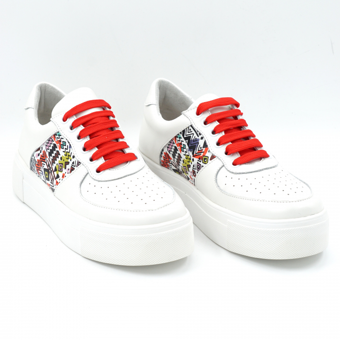 Pantofi dama tip adidas  din piele naturala alba si cu imprimeu colorat cu varf rotund si talpa joasa 3 cm 61220-24 [3]