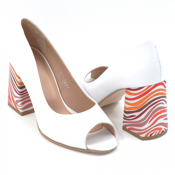 Pantofi dama decupati din piele naturala alba si cu imprimeu colorat cu varf rotund si toc mediu gros imbracat 8 cm  1027-6-24 [4]