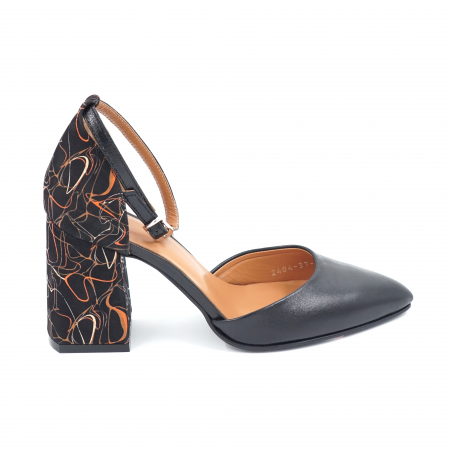 Sandale dama - Sandale dama din piele naturala neagra si cu imprimeu colorat, cu varf ascutit stileto si toc mediu gros imbracat 8 cm 1033-24
