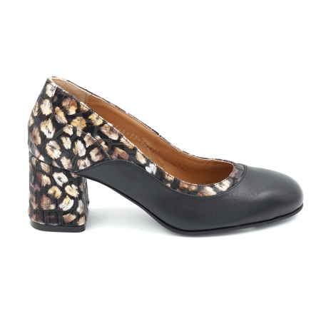 Dama - Pantofi dama din piele naturala neagra si cu imprimeu animal print cu varf rotund si toc mic gros imbracat 6 cm 50520-1-24