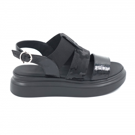 Sandale damă - Sandale dama din piele naturala lacuita neagra si cu imprimeu militar negru cu varf rotund si talpa inalta 5 cm 2321-24  cu imprimeu miltar negru, talpa joasa 6 cm