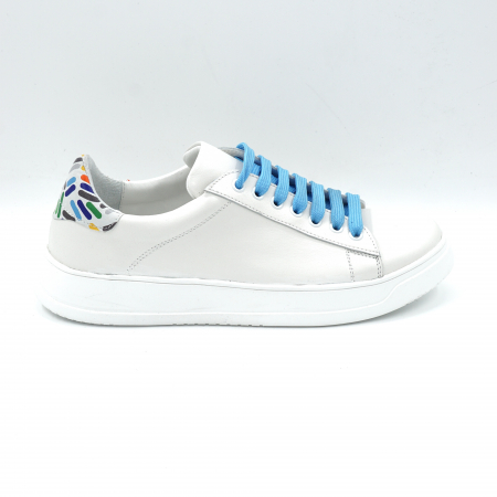 Pantofi casual & sport dama - Pantofi dama tip adidas din piele naturala alba si cu imprimeu colorat cu varf rotund si talpa joasa 2 cm t 63021-2-24