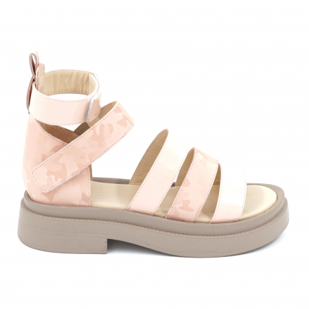 Sandale casual & sport dama - Sandale dama din piele naturala lacuita nude roze si cu imprimeu militar nude roze tip ROMANE, cu varf rotund si talpa inalta 5 cm 3521-24