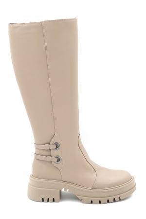 Cizme casual & sport dama - Cizme dama lungi casual din piele naturala bej si lac bej cu varf rotund, talpa 4 cm si accesorii metalice 74919-23