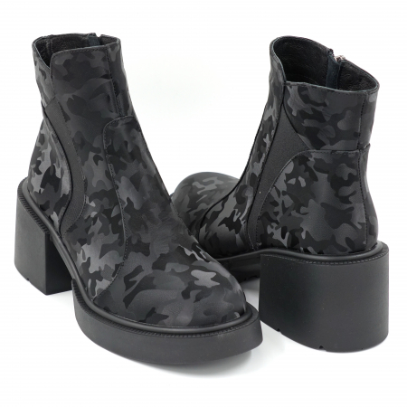 Ghete dama casual din piele naturala neagra cu imprimeu militar 3D cu varf rotund si toc mic gros 5 cm 70220-1-23 [4]