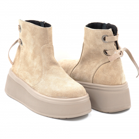 Gheata dama casual din piele naturala intoarsa bej cappucino cu accesorii metaloce, varf rotund si talpa 5 cm 71120-1-24 [3]