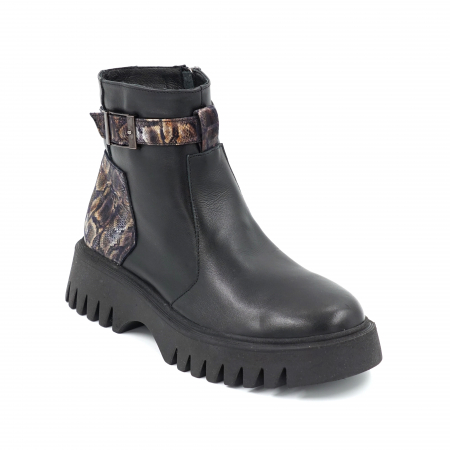 Ghete dama casual din piele naturala neagra si cu imprimeu animal print cu accesoriu metalic cu varf rotund si talpa 3 cm 71620-23 [1]