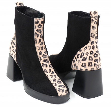 Ghete elegant & office dama - Ghete dama elegante din piele naturala intoarsa neagra si cu imprimeu animal print leopard cu varf rotund, platforma 2 cm si toc mic gros 6 cm 73321-23