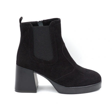 Lichidare stocuri - Ghete dama elegante din piele naturala intoarsa neagra si cu elastic cu varf rotund, platforma 2 cm si toc mic gros 6 cm  75319-24