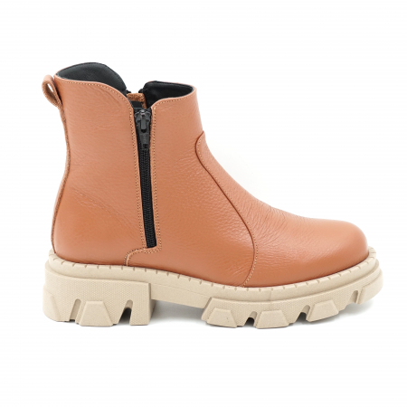 Ghete & bocanci dama - Ghete dama casual din piele naturala bizonata maro coniac cu varf rotund si talpa 3 cm 78121-2-23