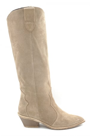 Cizme casual & sport dama - Cizme dama tip ciocate din piele naturala intoarsa bej cappucino cu varf ascutit si toc mic gros de 4 cm 71625-25