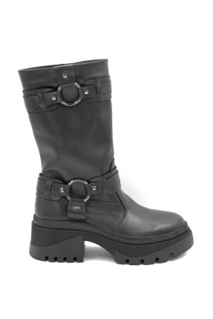 Cizme casual & sport dama - Cizme dama casual scurte din piele naturala neagra cu varf rotund, talpa 4 cm si accesorii metalice 70824-24