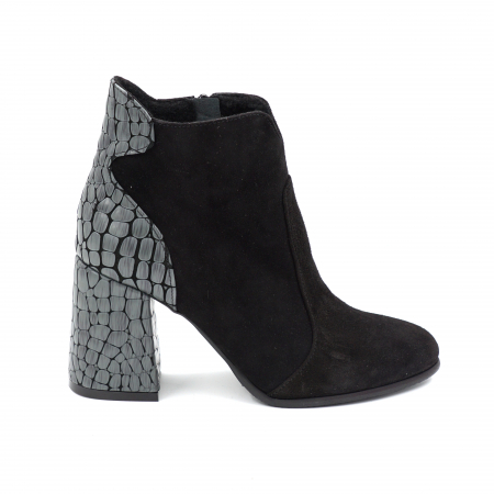 Ghete elegant & office dama - Ghete dama elegante din piele naturala intoarsa neagra si cu imprimeu 3D croco gri, cu varf rotund si toc mediu gros imbracat 8 cm 71420-24
