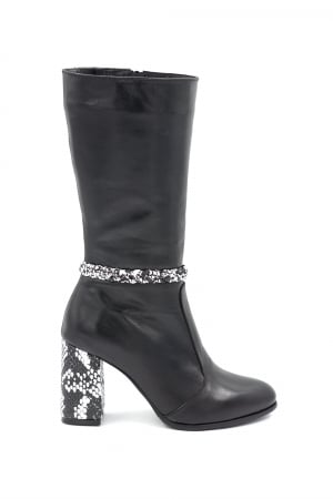 Cizme dama - Cizme dama elegante scurte din piele naturala neagra si cu imprimeu sarpe alb negru cu varf rotund si toc inalt gros imbracat 8 cm 72018-3-24
