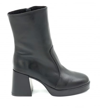 Lichidare stocuri - Ghete dama din piele naturala neagra cu varf rotund, platforma 2 cm si toc mic gros 6 cm  74617-4-23