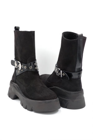Cizme dama casual scurte din piele naturala intoarsa si lacuita neagra cu varf rotund, talpa inalta de 5 cm si accesorii metalice 75719-24 [3]