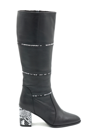 Cizme dama - Cizme dama din piele naturala neagra si cu imprimeu sarpe cu varf ascutit si toc mic gros imbracat de 6 cm 12411-25