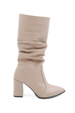 Cizme elegant & office dama - Cizme dama elegante scurte fronsate din piele naturala nude roze cu varf ascutit stileto si toc mediu gros imbracat 8 cm 70225-26