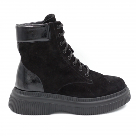 Ghete & bocanci dama - Ghete dama casual din piele naturala intoarsa si lacuita neagra cu varf rotund si talpa 4 cm 71321-24