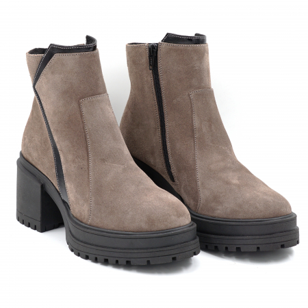 Ghete dama casual din piele naturala intoarsa grej si lac negru cu varf rotund si talpa 3 cm 76020-24 [2]