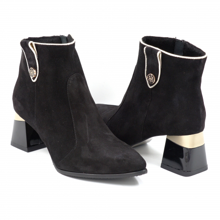 Ghete dama elegante din piele naturala intoarsa neagra si aurie cu accesoriu metalic, varf ascutit stileto si toc mic gros 5 cm 79119-1-24 [3]